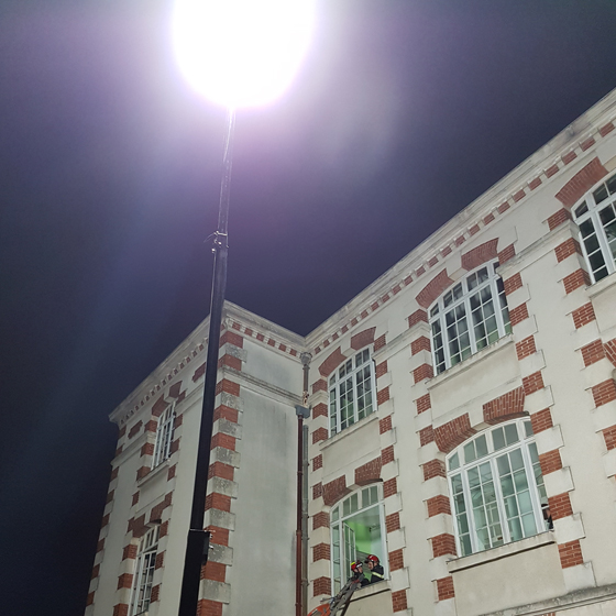 Arbeitsleuchte ELC LUMAPHORE LED 1000XL, 131.000 Lumen, 230 V/1020 W, IP54, Aufsteckbohrung A DIN 14640, Koffer