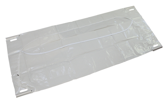 Leichenhülle aus weißem, undurchsichtigem Kunststoffmaterial mit 3-seitig umlaufendem Reißverschluss, 4 verstärkte Tragegriffe