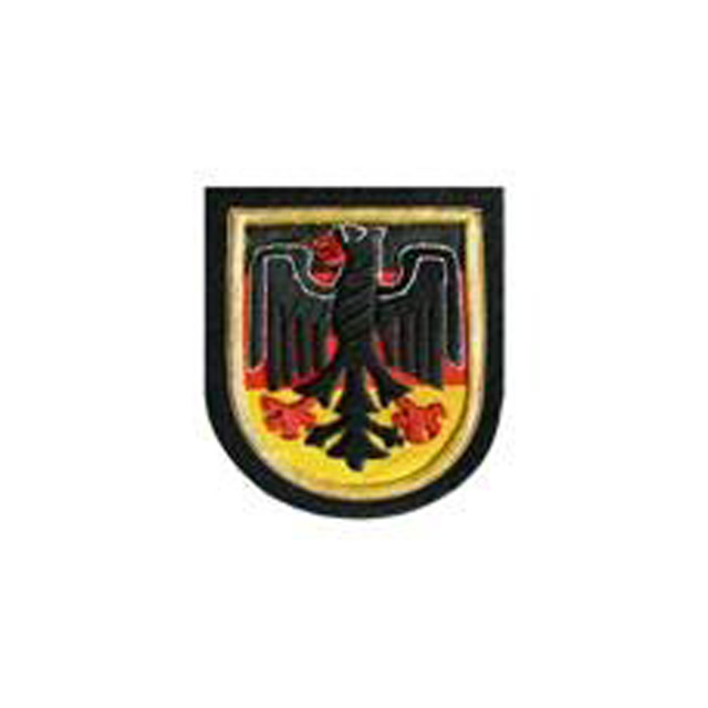 Nationalitätenkennzeichen auf schwarzem Filz, mitBundesadler schwarz/rot/gold mit goldgelbemKettelrand, handgestickt